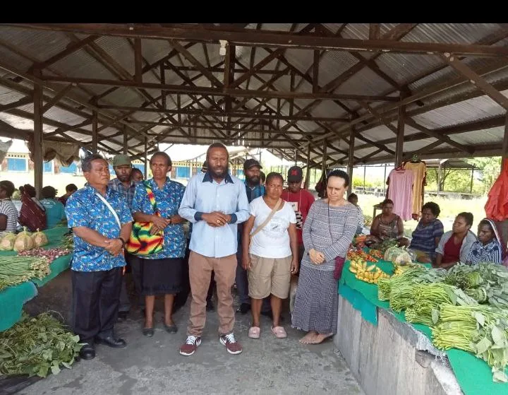 Pedagang Pasar Elelim Keluhkan Sepi Pembeli
