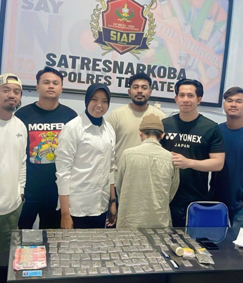 Miliki Ratusan Paket Ganja
