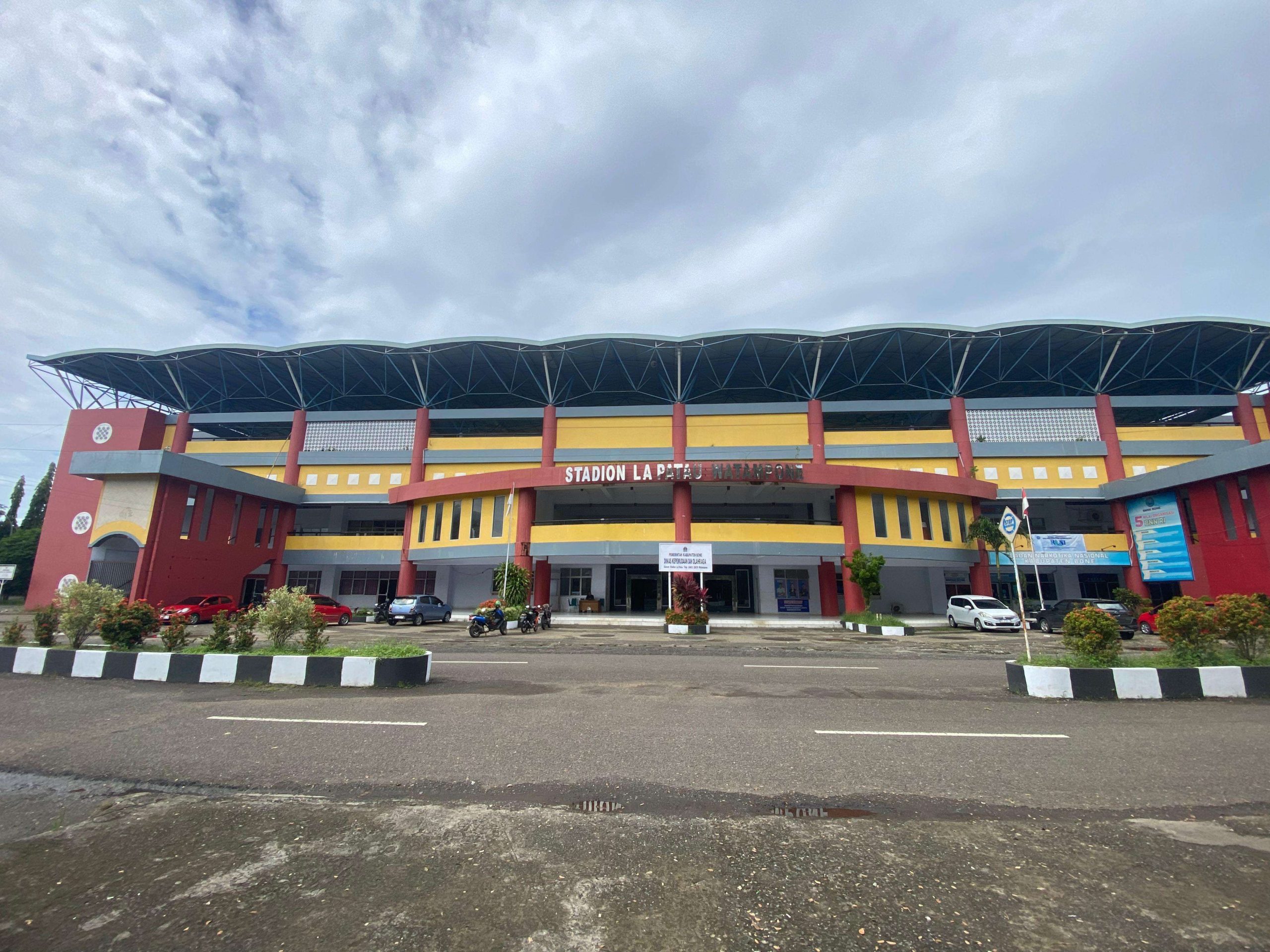 Porprov Sulsel, Bone Fokus Benahi Stadion Lapatau